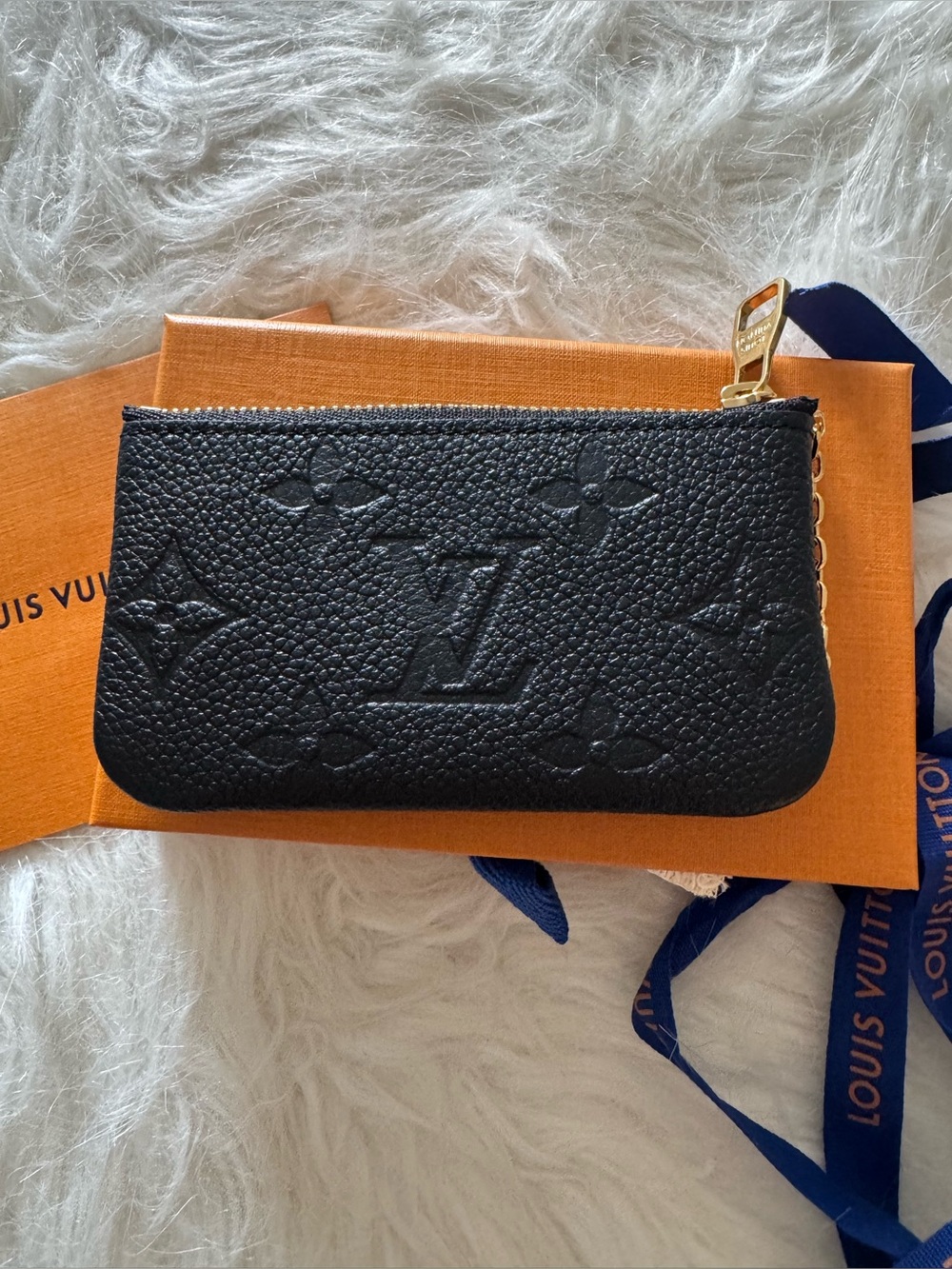 Louis Vuitton Key Pouch Small NWT
Black Monogram Empreinte Leather - Picture 4 of 5